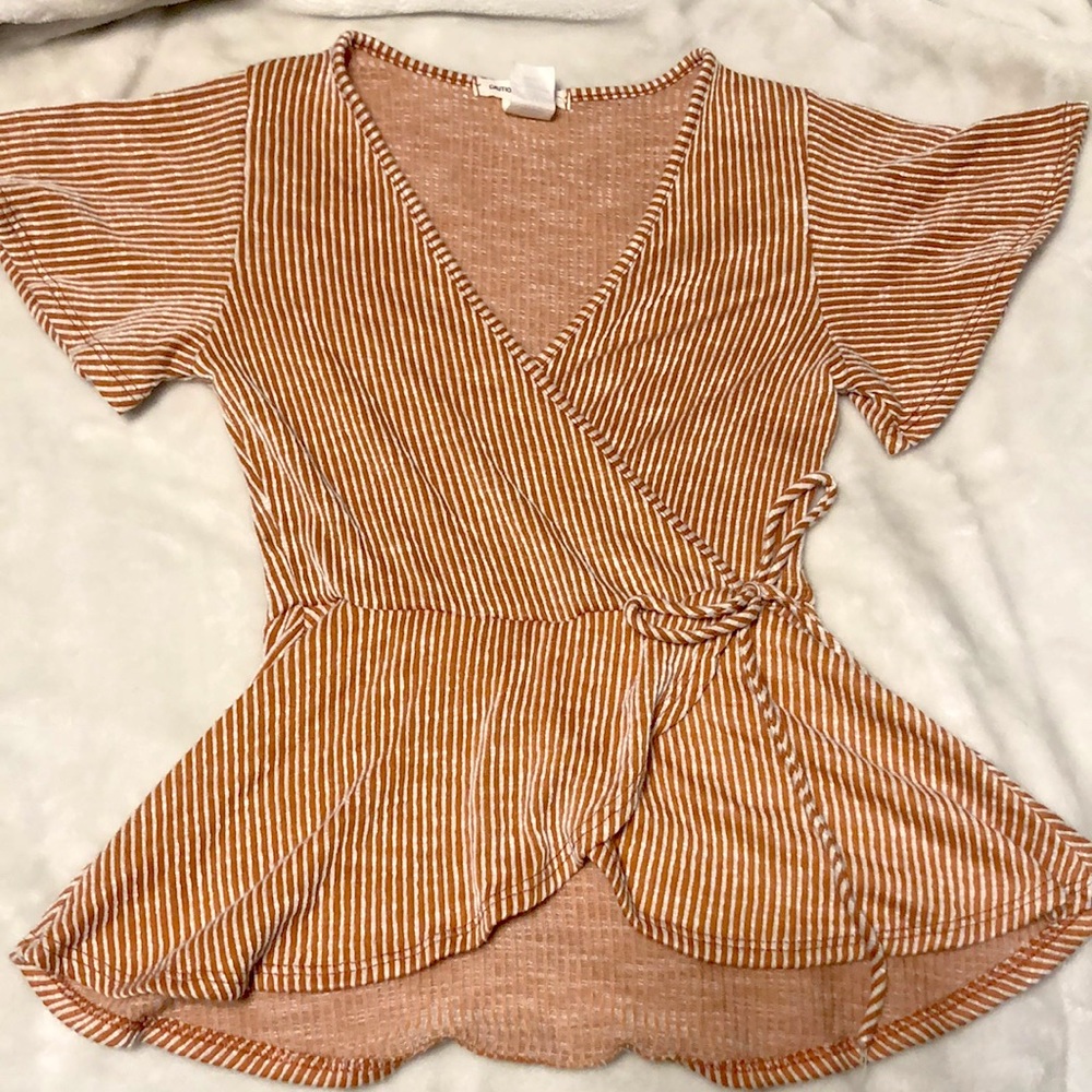 Rusty orange & white top 🧡🤍
